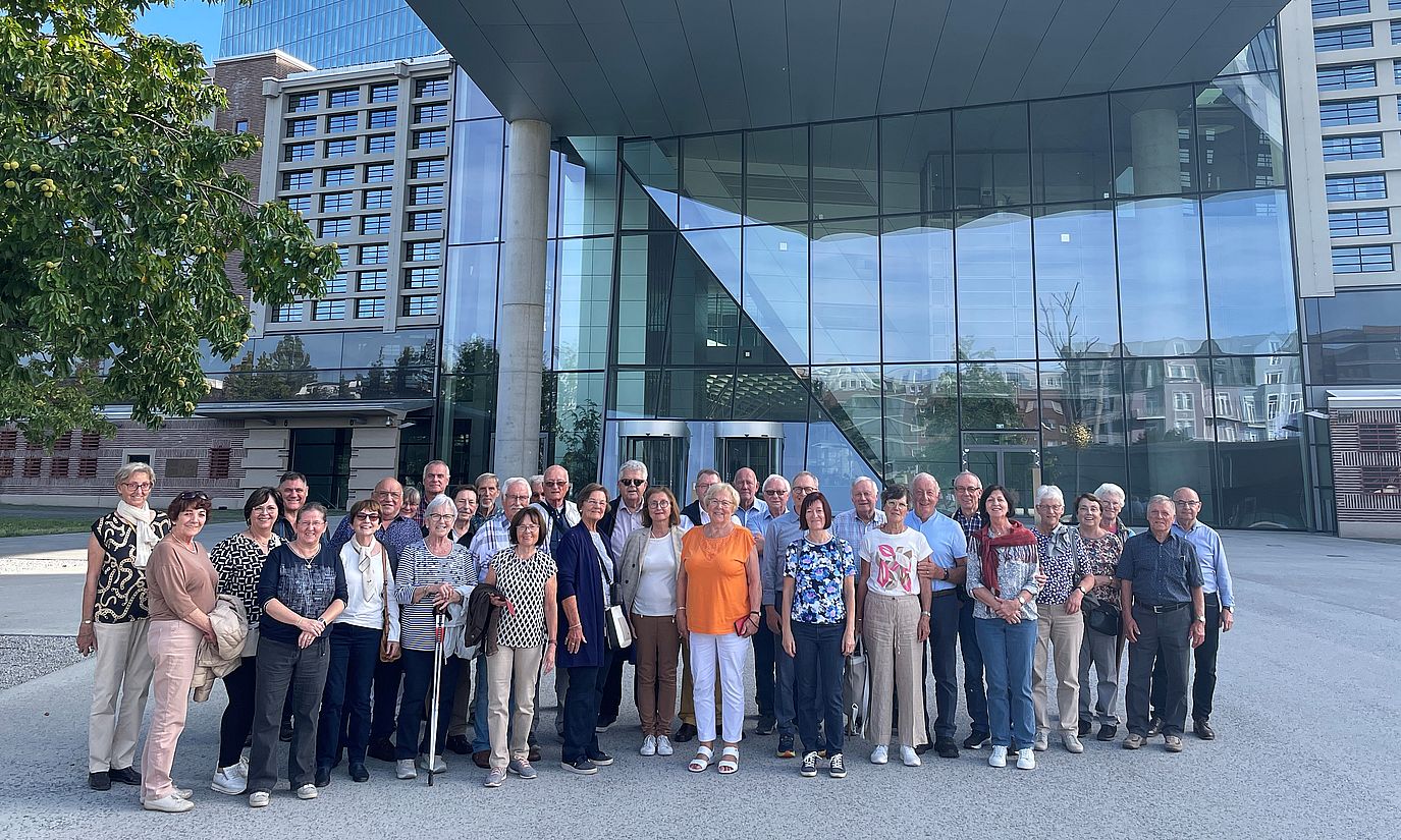 CDU Oberkirch vor dem Gebude der Europischen Zentralbank in Frankfurt